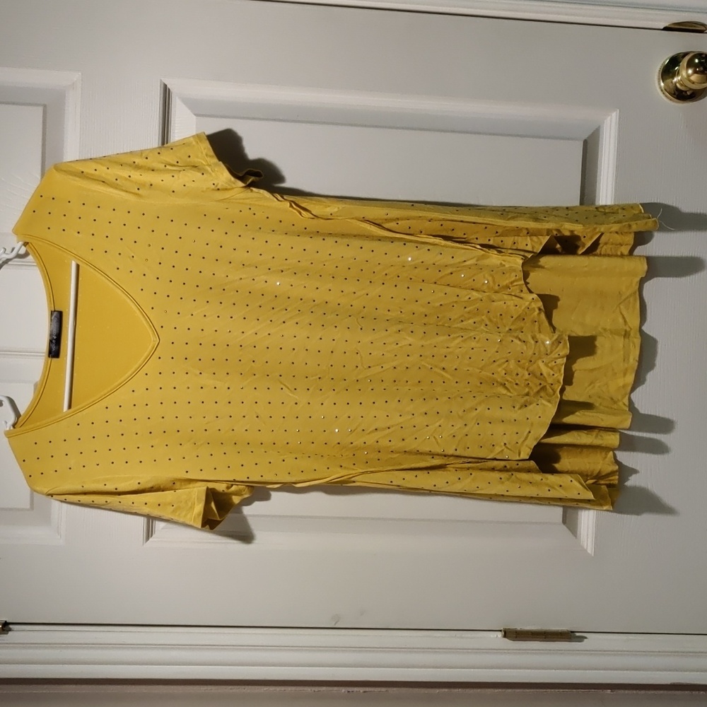 Yellow high low vocal top